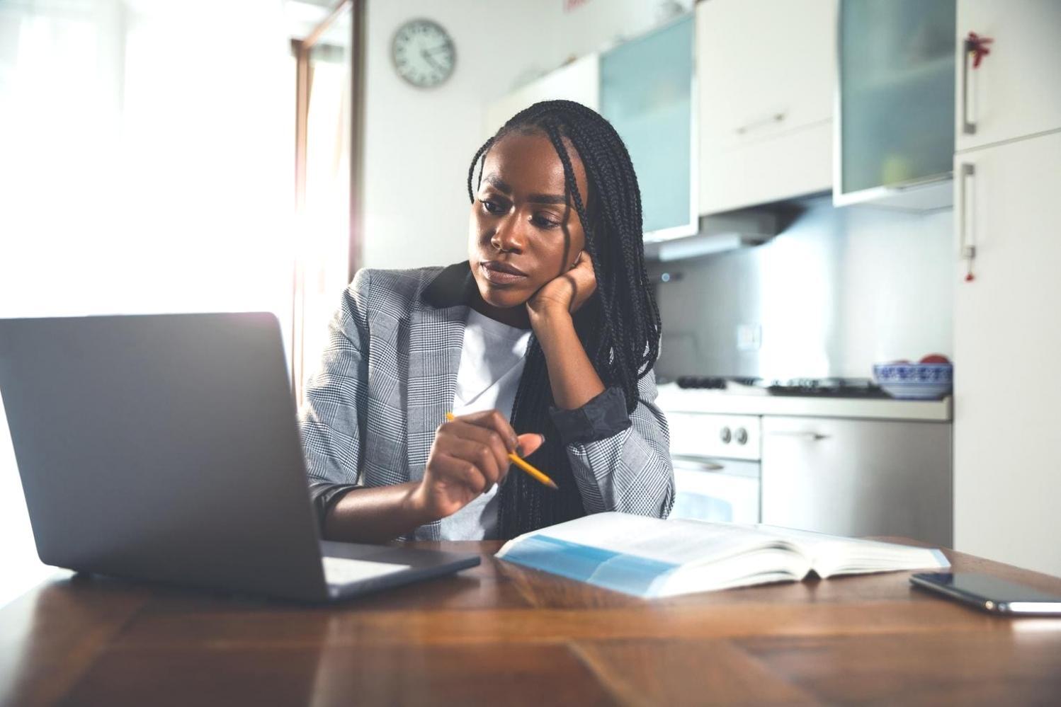 Gráficos de backtesting mostrando rendimiento histórico