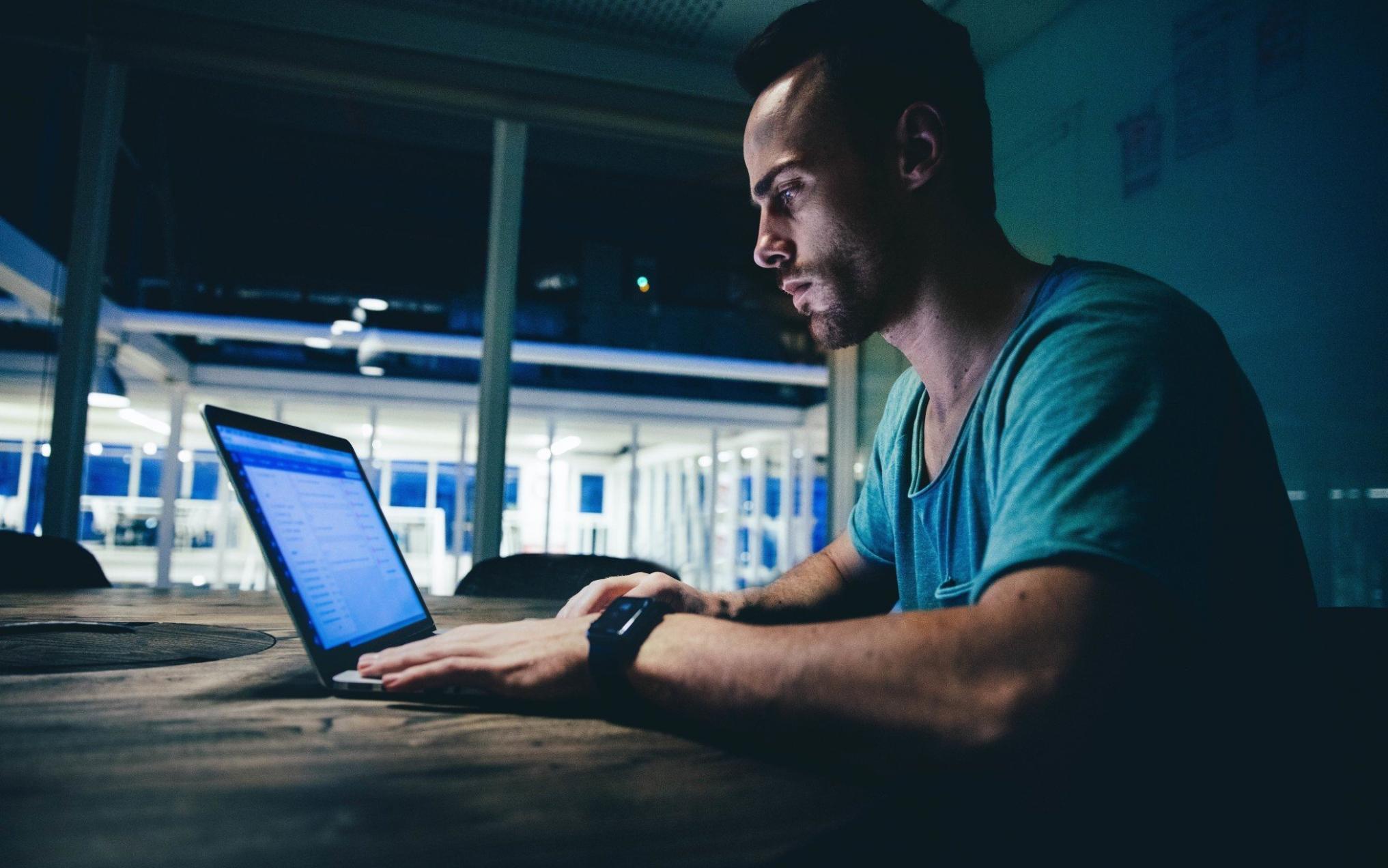 Herramienta de análisis financiero de mercado impulsada por IA