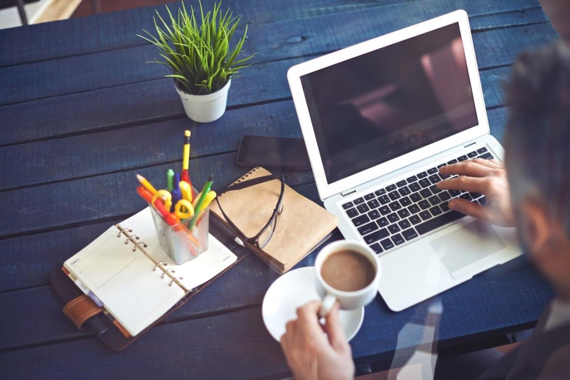 Interfaz de análisis de mercados con indicadores técnicos